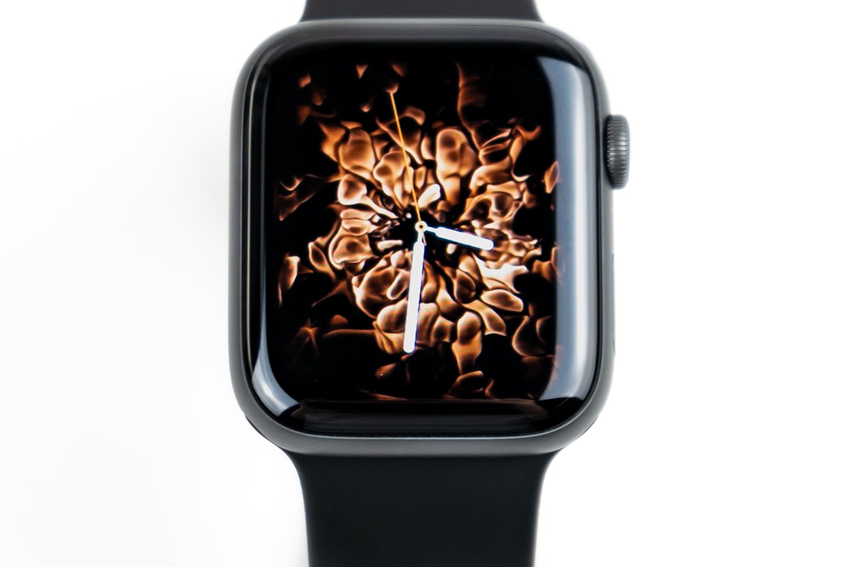 Apple Watch vs Garmin スマートウォッチはどっち?日常・運動で徹底比較【2026年】